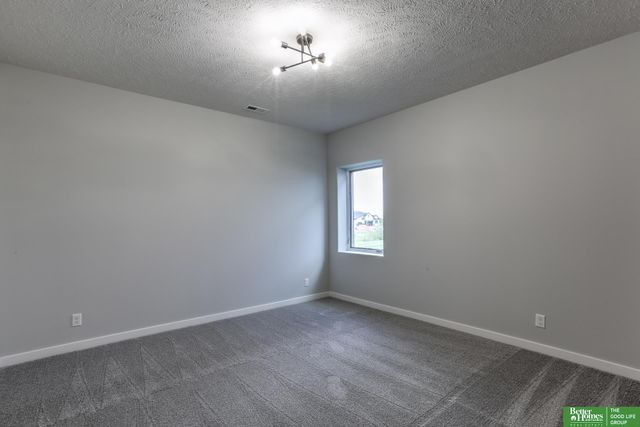 5502 N 213th Street, Elkhorn, NE 68022