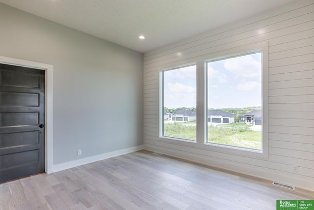 5502 N 213th Street, Elkhorn, NE 68022