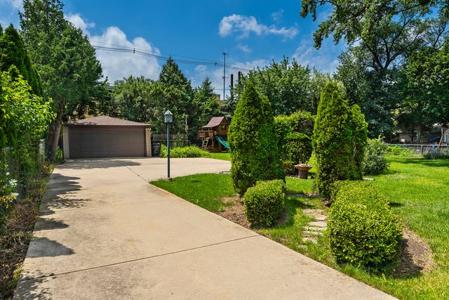 5337 W Ardmore Avenue, Chicago, IL 60646
