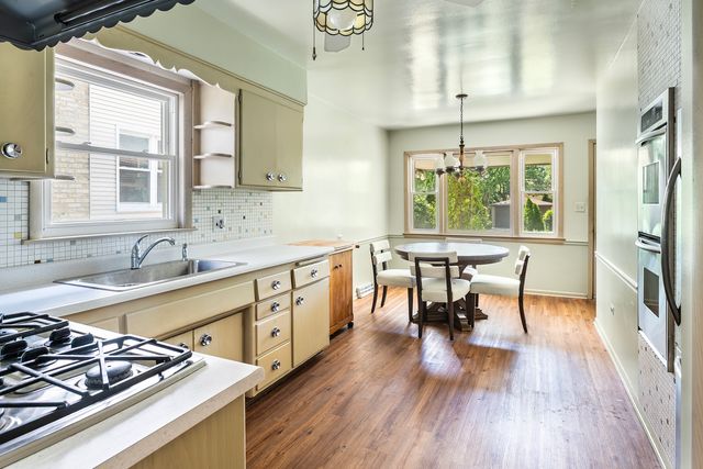 5337 W Ardmore Avenue, Chicago, IL 60646