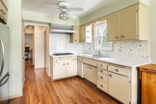 5337 W Ardmore Avenue, Chicago, IL 60646