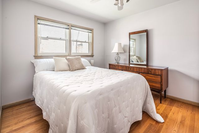 5337 W Ardmore Avenue, Chicago, IL 60646