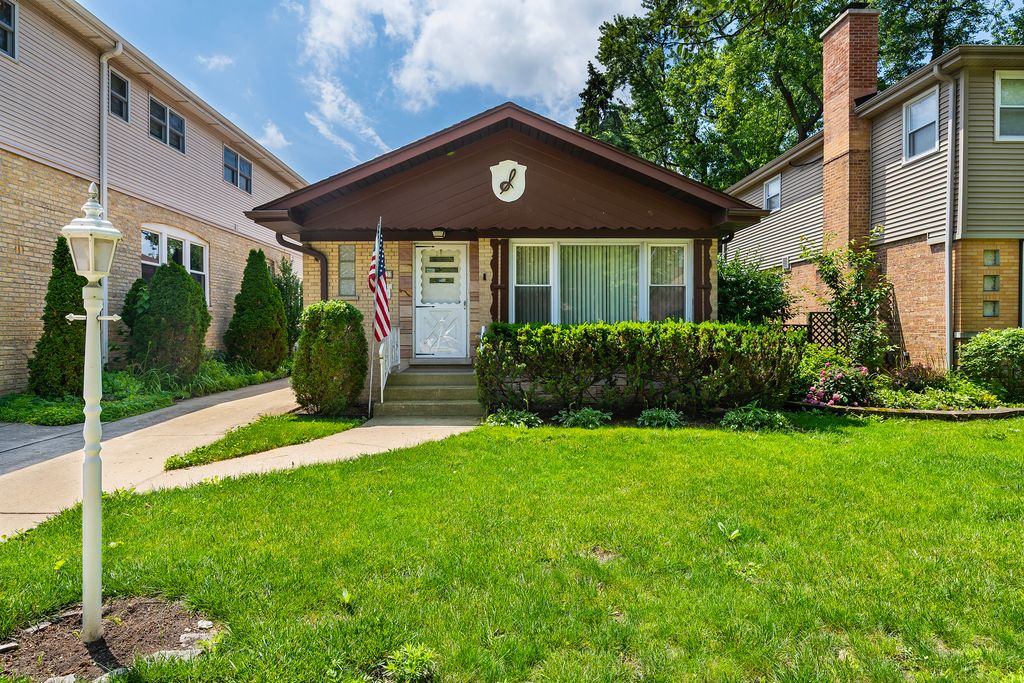 5337 W Ardmore Avenue, Chicago, IL 60646