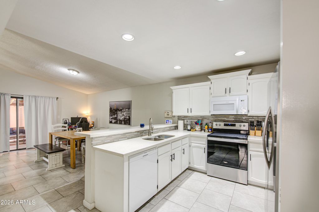 10025 W SELLS Drive, Phoenix, AZ 85037 — photo 3