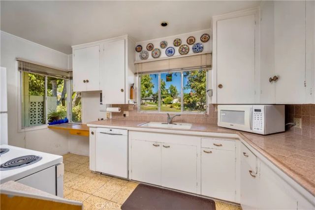 1143 Oxford Avenue, Claremont, CA 91711