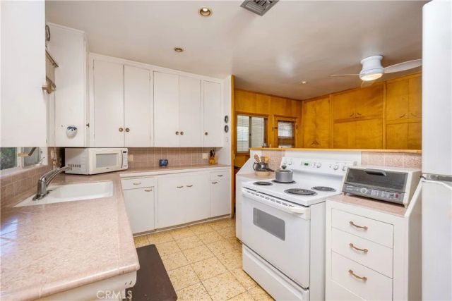 1143 Oxford Avenue, Claremont, CA 91711