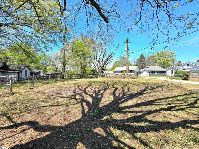 28 Circle Street, Travelers Rest, SC 29690