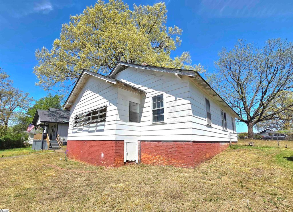 28 Circle Street, Travelers Rest, SC 29690