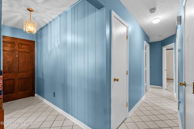 3902 Iron Horse Way, Louisville, KY 40272