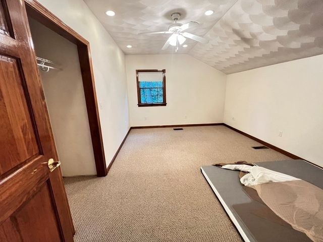 5 Kinney Ave, Burlington, MA 01803