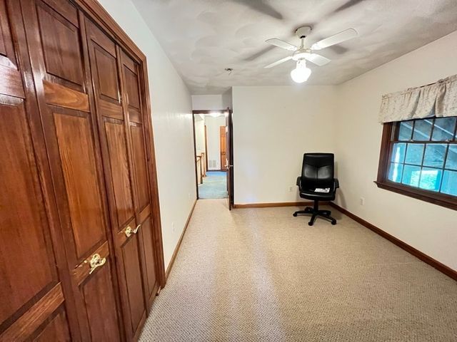 5 Kinney Ave, Burlington, MA 01803