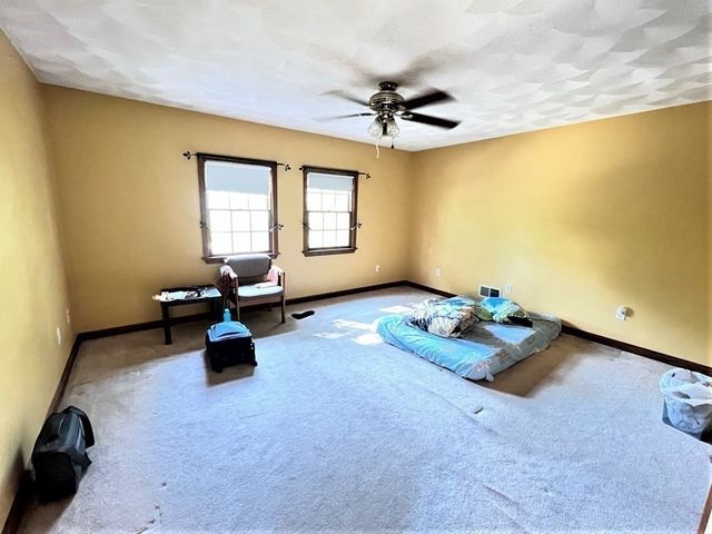 5 Kinney Ave, Burlington, MA 01803