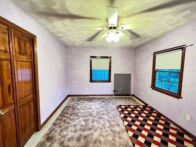 5 Kinney Ave, Burlington, MA 01803