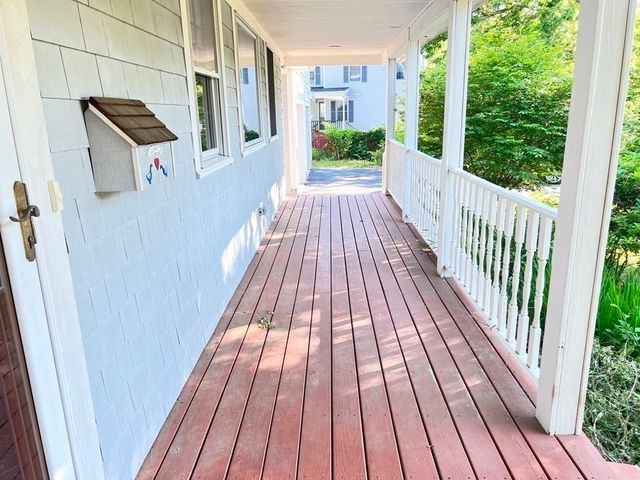 5 Kinney Ave, Burlington, MA 01803