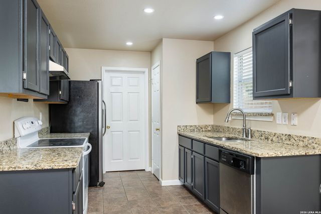 9111 Spiral Woods, Universal City, TX 78148