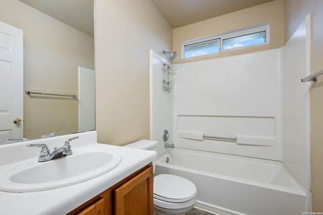 9111 Spiral Woods, Universal City, TX 78148