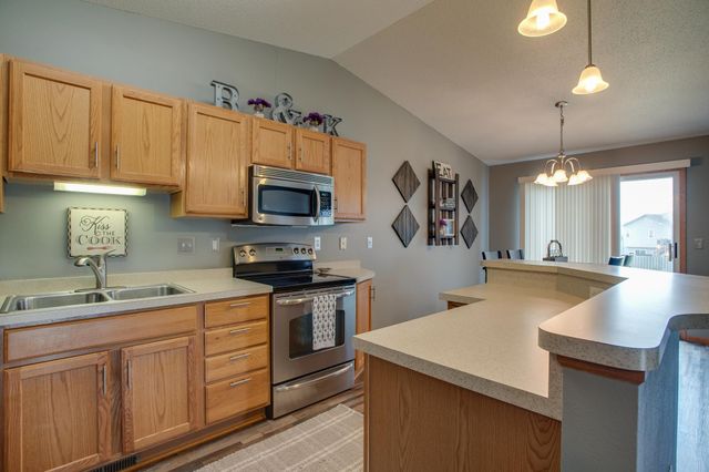1901 41st Avenue S, Moorhead, MN 56560