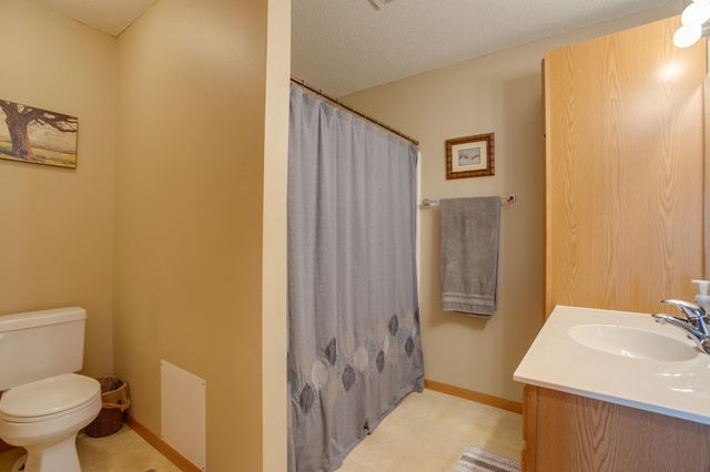 1901 41st Avenue S, Moorhead, MN 56560