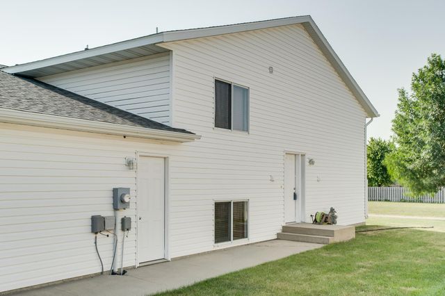 1901 41st Avenue S, Moorhead, MN 56560