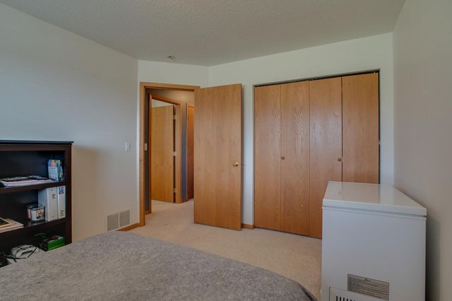 1901 41st Avenue S, Moorhead, MN 56560