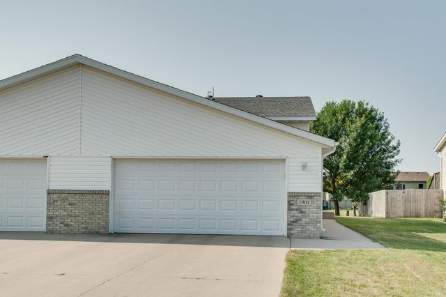 1901 41st Avenue S, Moorhead, MN 56560