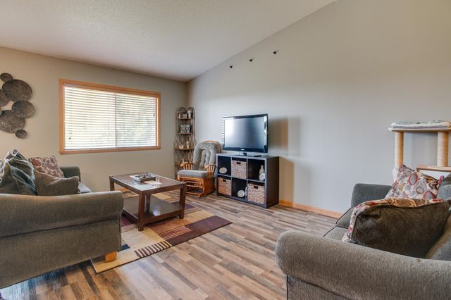 1901 41st Avenue S, Moorhead, MN 56560