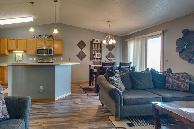 1901 41st Avenue S, Moorhead, MN 56560