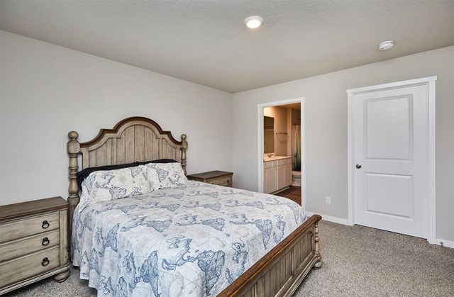 1051 35th Street SW, Altoona, IA 50009