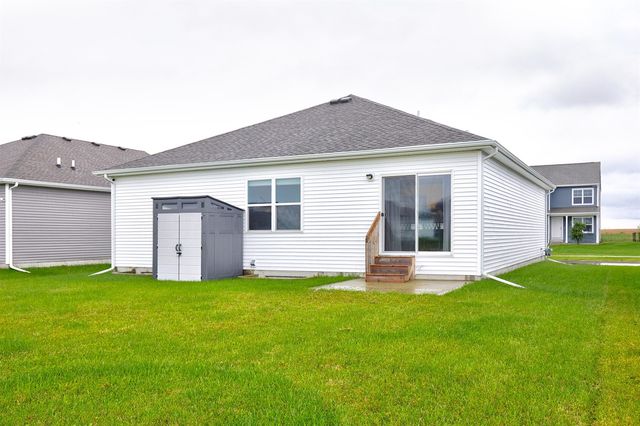1051 35th Street SW, Altoona, IA 50009