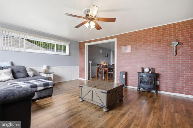 361 VALLEY RD, Warminster, PA 18974