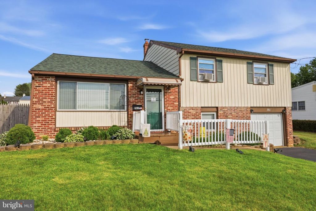 361 VALLEY RD, Warminster, PA 18974