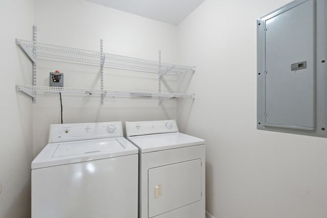 958 Jordan Cir, White Bluff, TN 37187