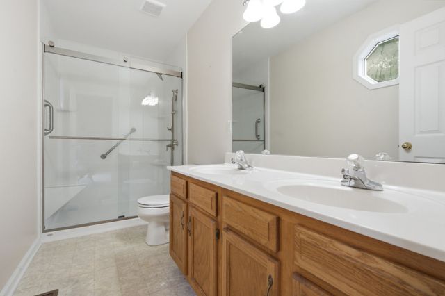 958 Jordan Cir, White Bluff, TN 37187
