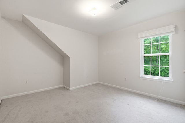 958 Jordan Cir, White Bluff, TN 37187