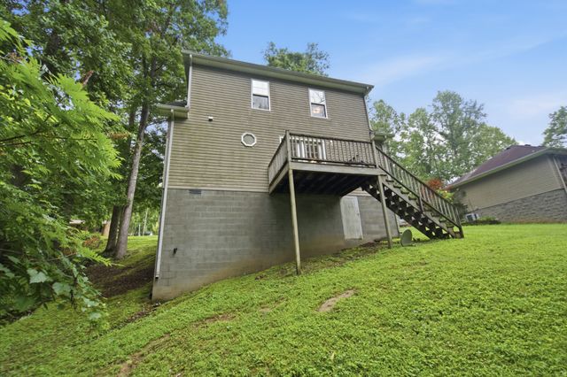 958 Jordan Cir, White Bluff, TN 37187