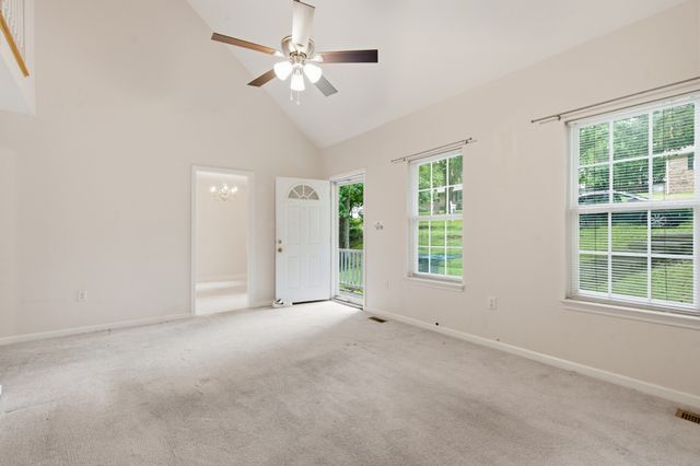 958 Jordan Cir, White Bluff, TN 37187