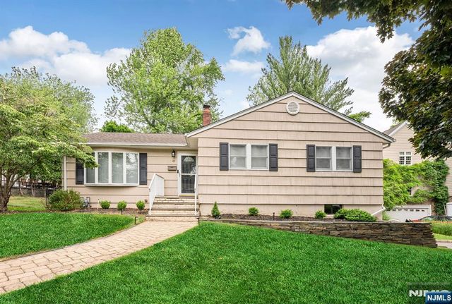 49 Rutherford Place, Montvale, NJ 07645