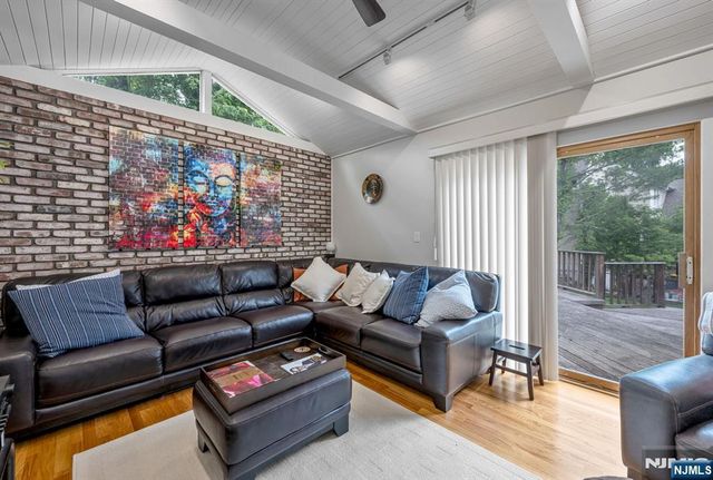 49 Rutherford Place, Montvale, NJ 07645