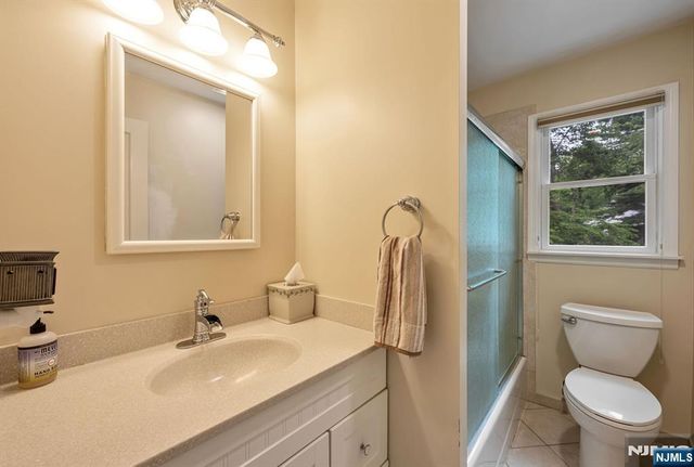 49 Rutherford Place, Montvale, NJ 07645