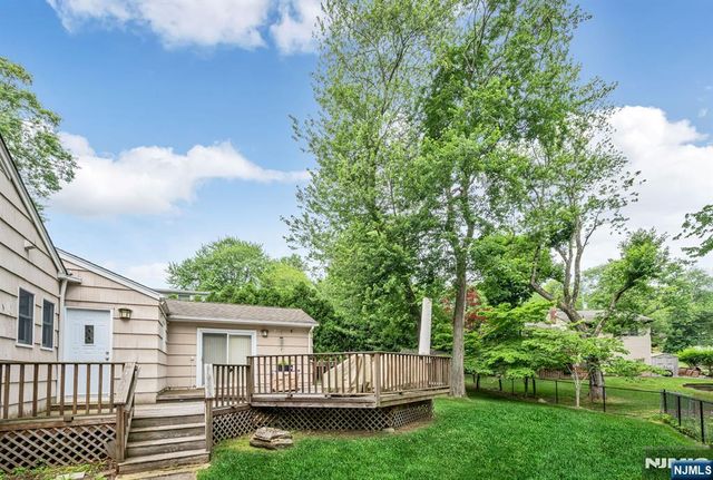 49 Rutherford Place, Montvale, NJ 07645
