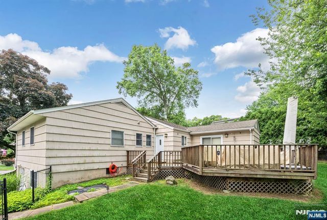 49 Rutherford Place, Montvale, NJ 07645