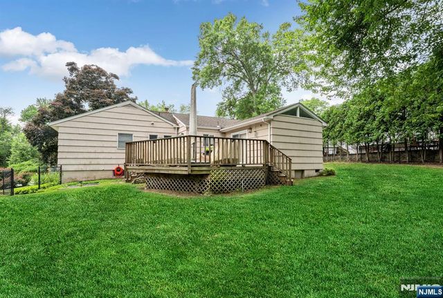 49 Rutherford Place, Montvale, NJ 07645