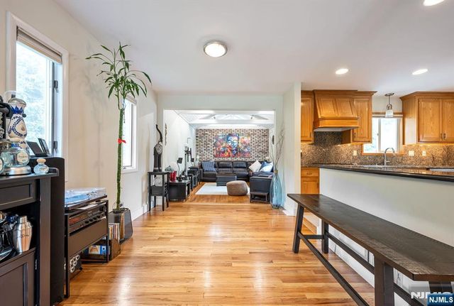 49 Rutherford Place, Montvale, NJ 07645