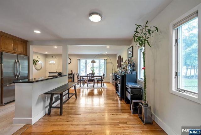 49 Rutherford Place, Montvale, NJ 07645