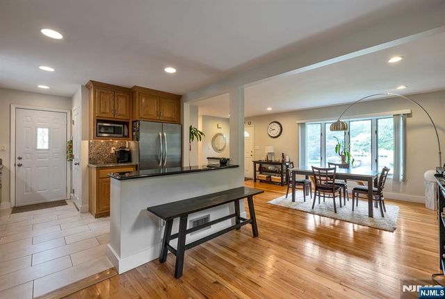 49 Rutherford Place, Montvale, NJ 07645