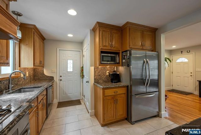 49 Rutherford Place, Montvale, NJ 07645