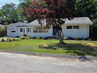 20 Faulkner St, Westport, MA 02790