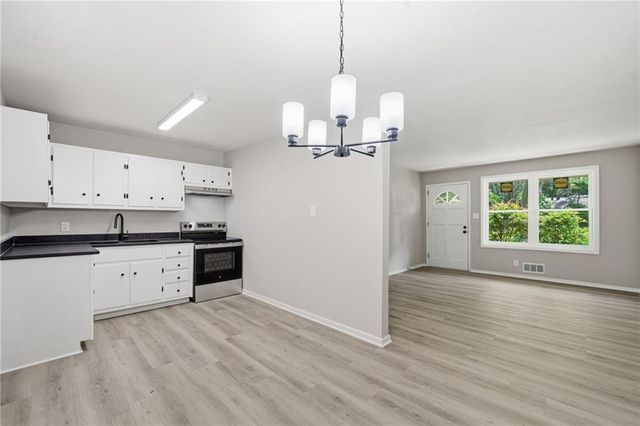 4913 Bartlett Road, Forest Park, GA 30297