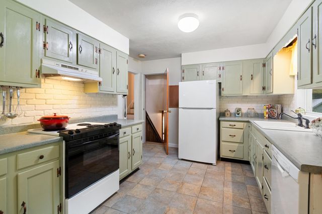 1402 French Hill Road, St. Albans Town, VT 05478