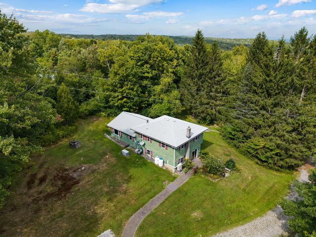 1402 French Hill Road, St. Albans Town, VT 05478